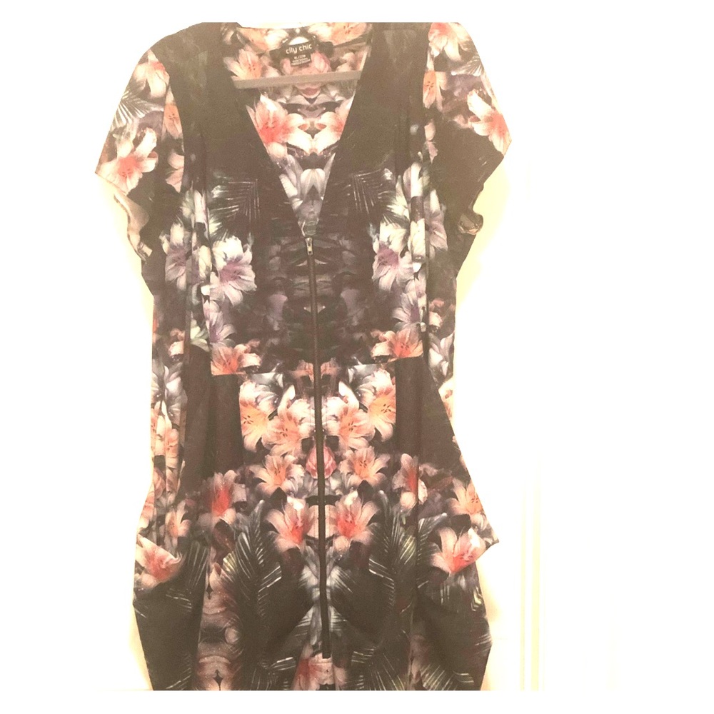Plus size flower patterened dress